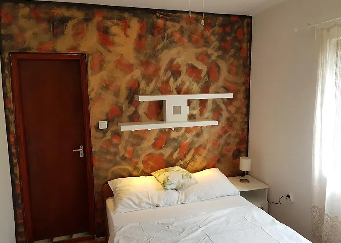 Pensjonat And With Parking Space Punat, Krk - 5363